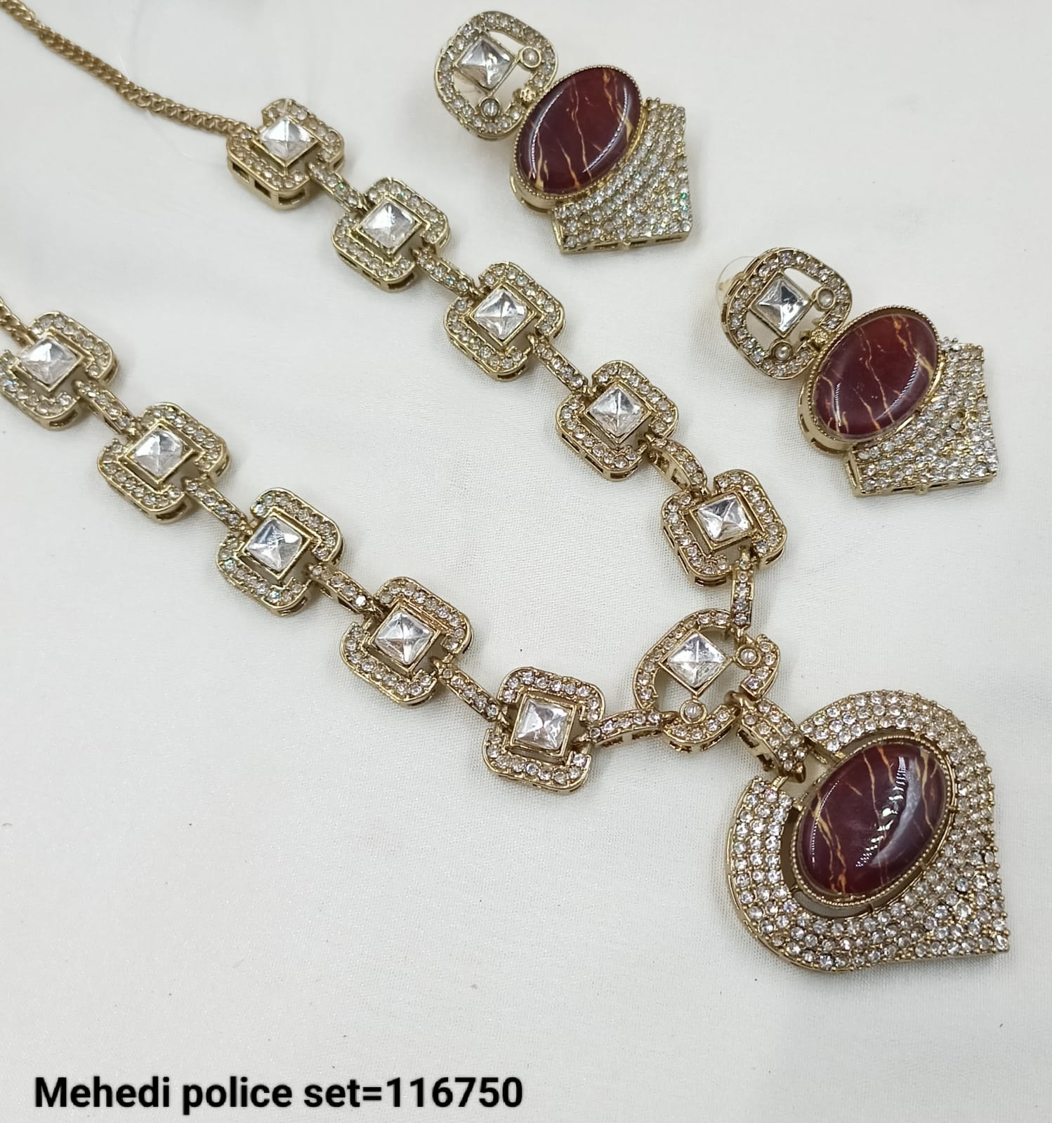 traditional Kundan Gold Finished Jewellery Set Geometric Necklace & Earrins